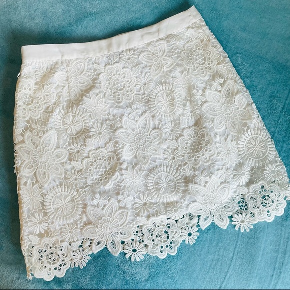 Topshop 3D Floral Lace Lined White Skirt Size 8 - Picture 5 of 8